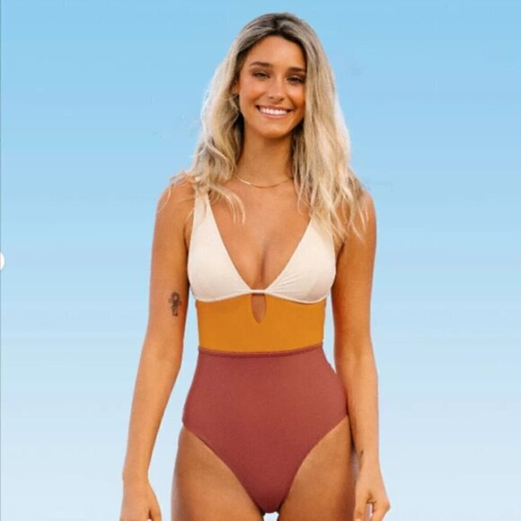 NEW CUPSHE Colorblock Keyhole Cutout One Piece Swimsuit Size L - Picture 1 of 9